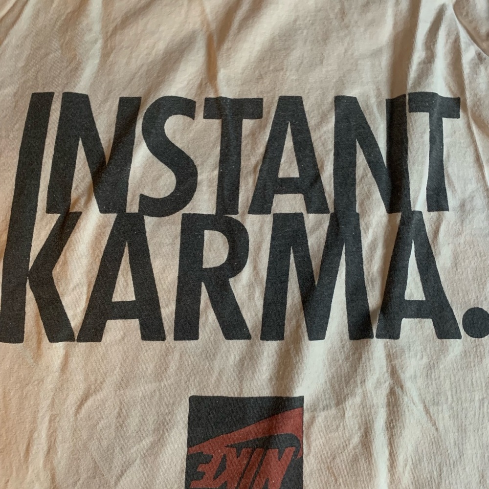 NIKE GRAPHIC SHIRT